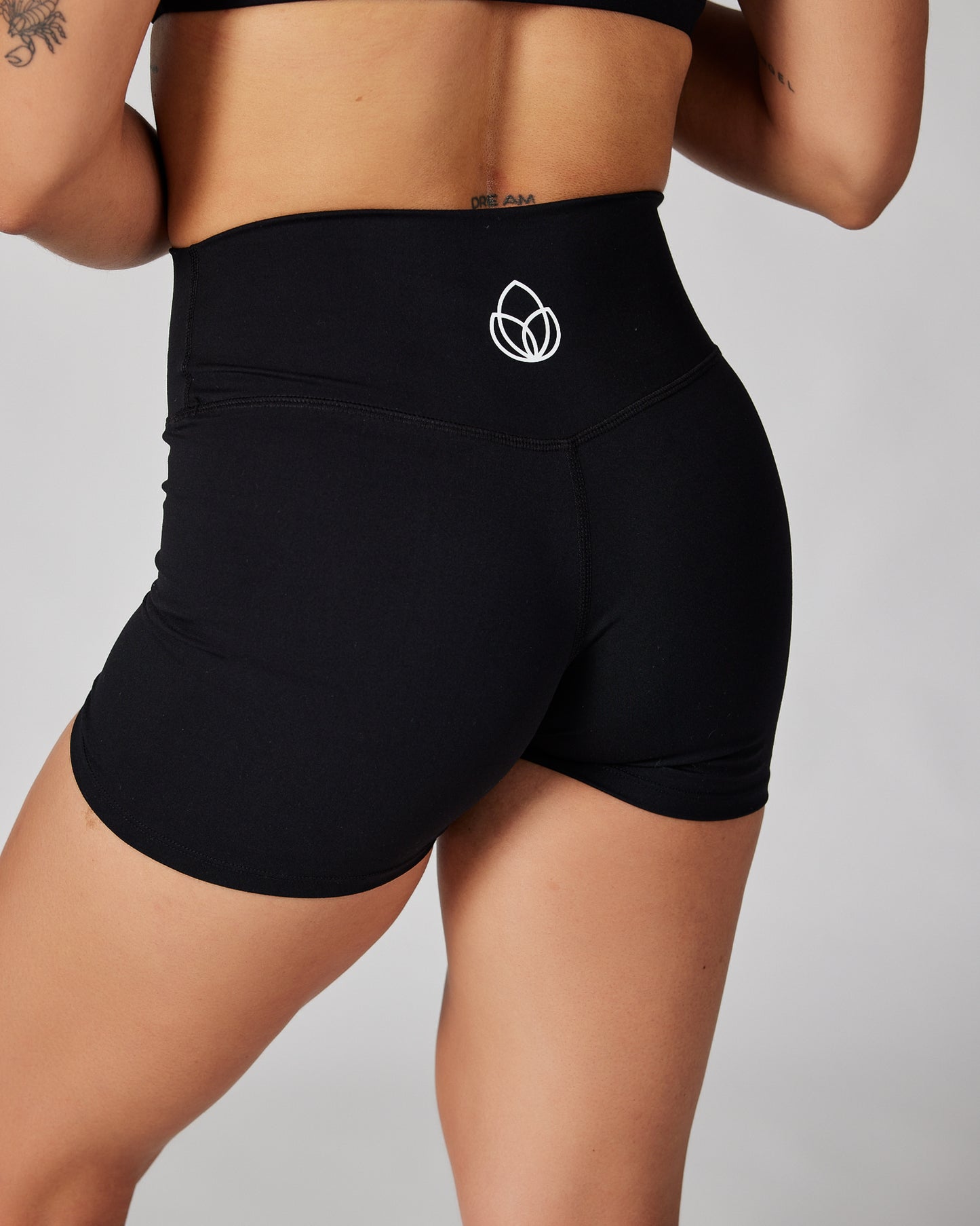 Onyx short