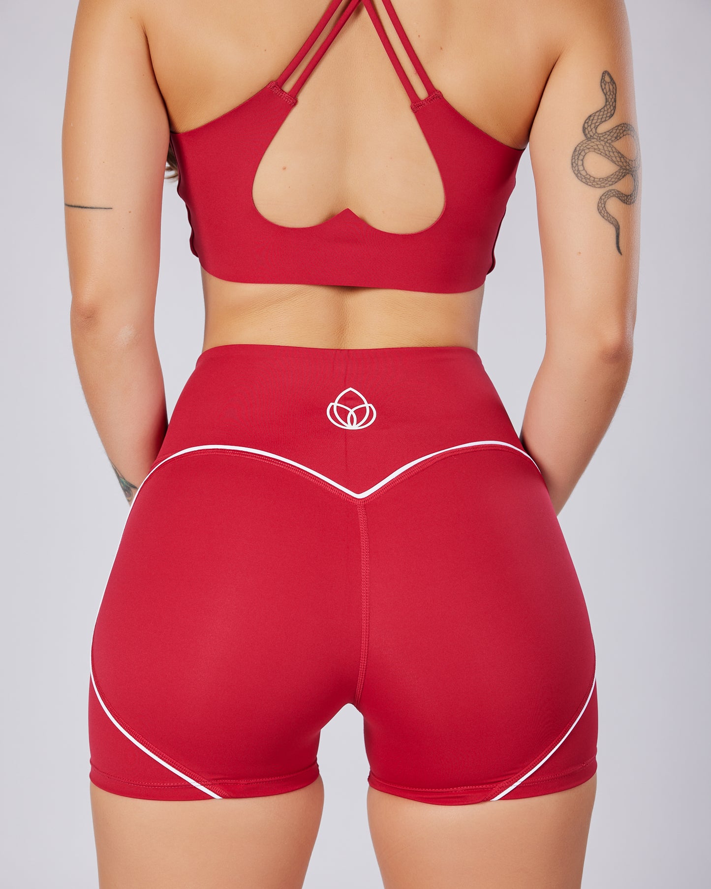 Corazón invertido borgoña short❤️🔥