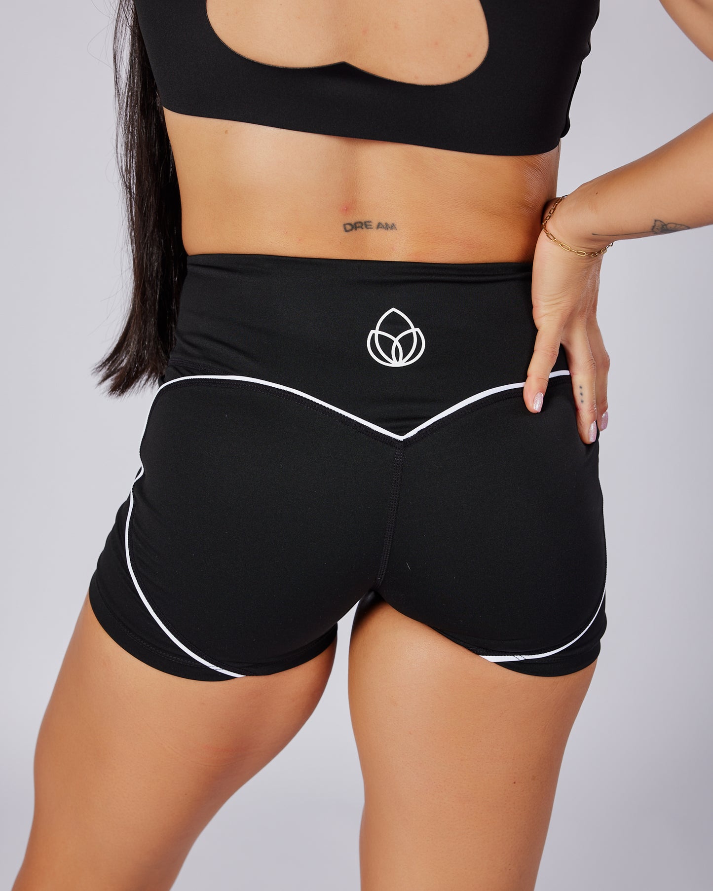 Corazón invertido negro short🖤