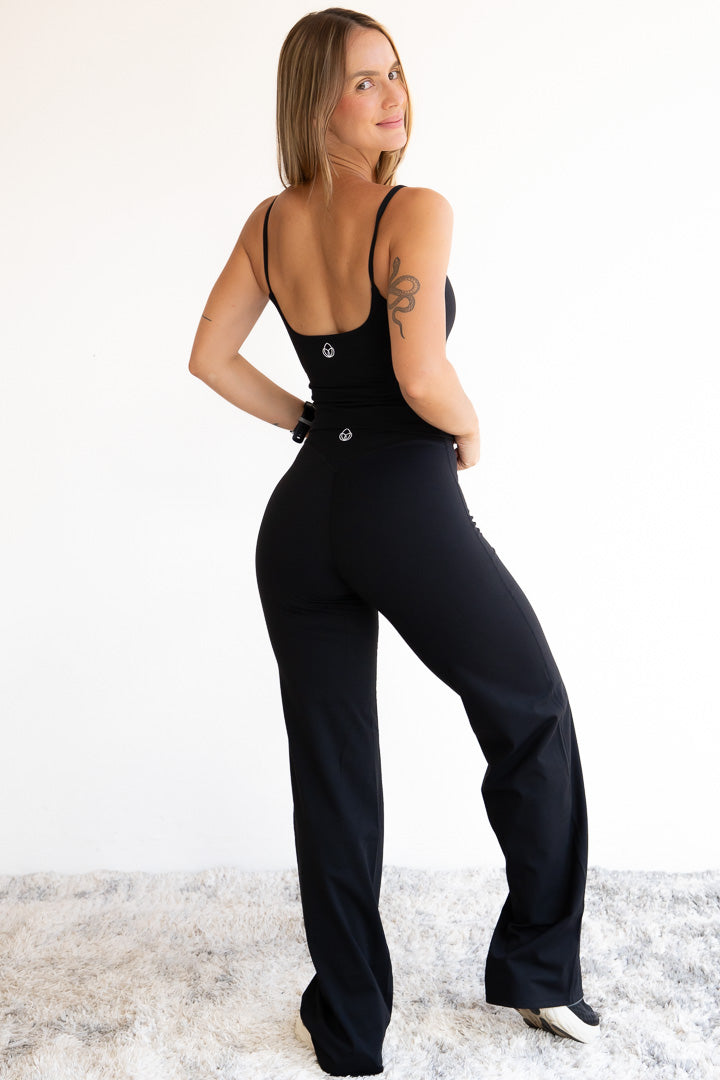 Blusa negra de tirantes