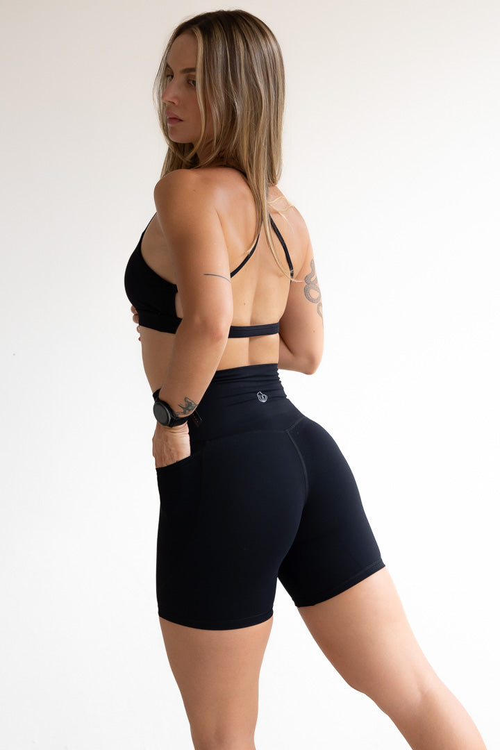 Short negro con bolsas🖤
